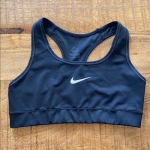 🌺 Nike Sports Bra in Black Size Small
